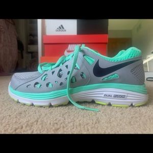 Nike Shoes - Nike Dual Fushion Running Shoes Nike Shoes - Nike Dual Fushion Running Shoes